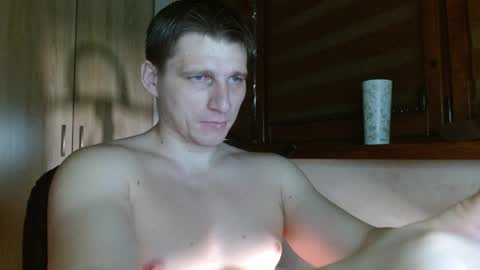 Snapshot of poliglotjoe2 chatting on May 19, 2026, 8:37 pm Poliglotjoe2 online show from May 19, 2026, 8:37 pm