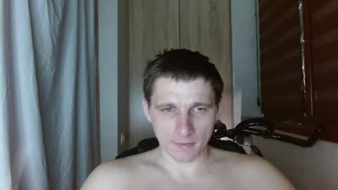 Snapshot of poliglotjoe2 chatting on May 27, 2026, 2:30 am Poliglotjoe2 online show from May 27, 2026, 2:30 am