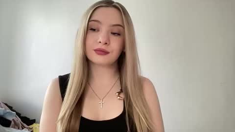 Snapshot of polishangel222 chatting on April 26, 2026, 1:42 pm polishangel222 online show from April 26, 2026, 1:42 pm