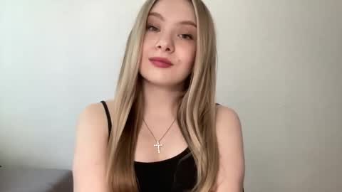 polishangel222 online show from May 20, 2026, 2:34 pm