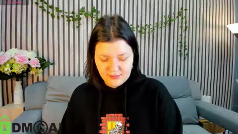 Polly online show from November 3, 2025, 1:08 am