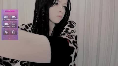 Polly online show from November 2, 2025, 6:10 pm