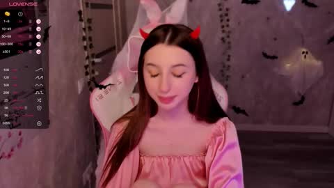 Snapshot of pollyhill1 chatting on October 13, 2025, 6:41 pm       online show from October 13, 2025, 6:41 pm