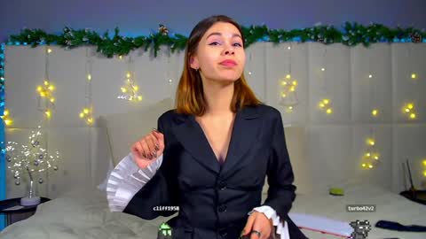 Snapshot of pollylanders chatting on December 17, 2024, 9:38 pm Polly online show from December 17, 2024, 9:38 pm