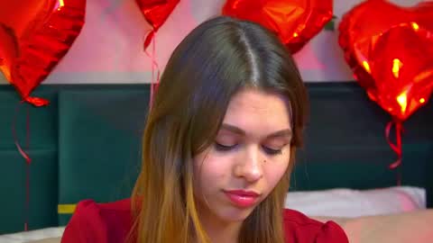 Snapshot of pollylanders chatting on February 15, 2025, 2:04 am Polly online show from February 15, 2025, 2:04 am