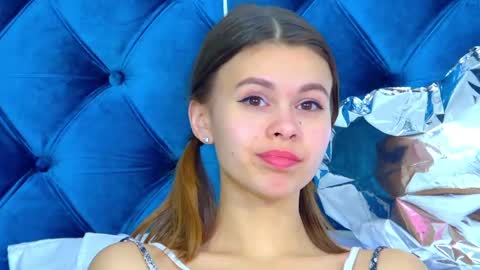 Snapshot of pollylanders chatting on February 16, 2025, 1:03 am Polly online show from February 16, 2025, 1:03 am