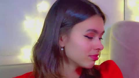 Polly online show from November 30, 2025, 6:34 pm