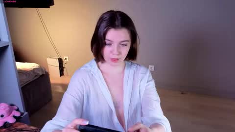  Your Polly  follow me  online show from February 1, 2026, 8:51 pm