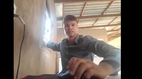 pollyster online show from December 4, 2025, 8:17 pm