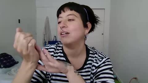 Snapshot of poly_mer chatting on December 19, 2025, 9:11 pm Poly online show from December 19, 2025, 9:11 pm