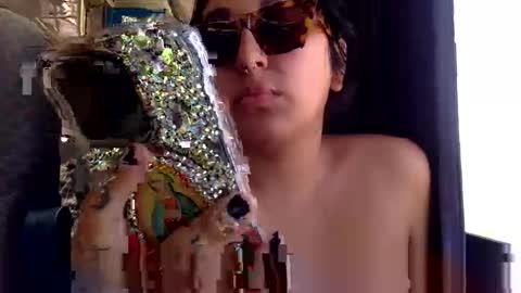 polymamii online show from April 17, 2026, 9:07 pm