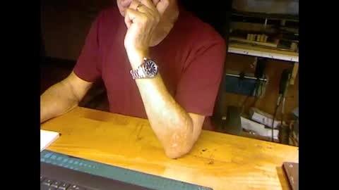 pomme1949 online show from September 23, 2025, 9:23 am