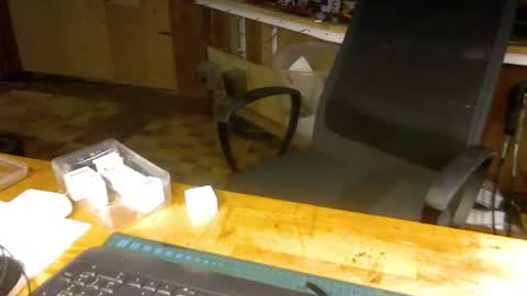 pomme1949 online show from October 6, 2025, 7:50 am