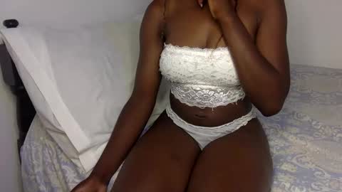 Snapshot of pookietalie23 chatting on April 30, 2026, 2:18 am pookie online show from April 30, 2026, 2:18 am