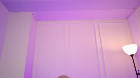 Snapshot of pop_eclipse chatting on July 2, 2026, 12:33 pm Sara and Kate online show from July 2, 2026, 12:33 pm