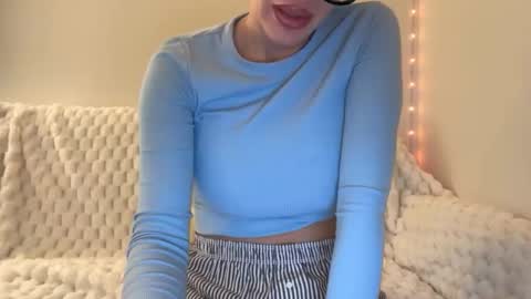 Snapshot of poppyknox chatting on November 14, 2025, 12:53 am Poppy Knox online show from November 14, 2025, 12:53 am