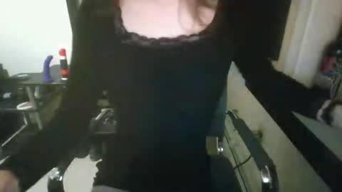 porcelain_tears01 online show from October 12, 2025, 9:08 am