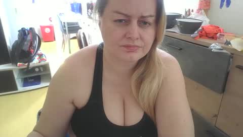 Snapshot of pornbusty chatting on April 16, 2026, 9:10 am MelissOfficial online show from April 16, 2026, 9:10 am