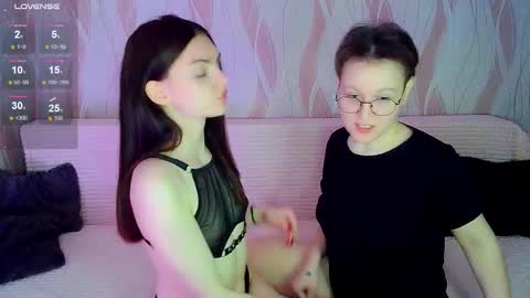 Snapshot of pornostendup chatting on November 19, 2025, 7:25 pm Ana and Tati online show from November 19, 2025, 7:25 pm