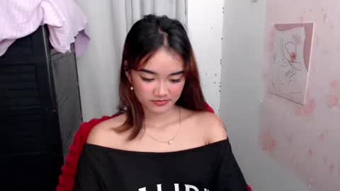pornstar_kia online show from May 7, 2026, 1:27 pm