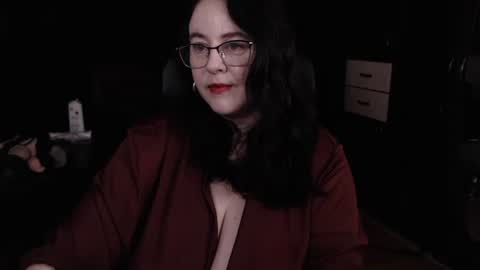 PoshMistres    online show from December 3, 2025, 2:08 am