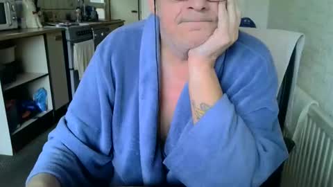 poshman65 online show from December 18, 2025, 11:38 am