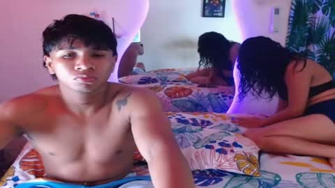 ALEX Y ALEXA online show from October 28, 2025, 3:21 am