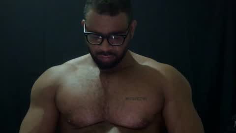 Snapshot of powerdmuscle chatting on April 7, 2026, 11:04 pm powerdmuscle online show from April 7, 2026, 11:04 pm