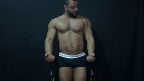 Snapshot of powerdmuscle chatting on April 10, 2026, 11:42 pm powerdmuscle online show from April 10, 2026, 11:42 pm