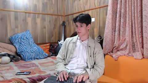 Snapshot of powertwinky chatting on February 17, 2025, 2:42 am chris independent  online show from February 17, 2025, 2:42 am