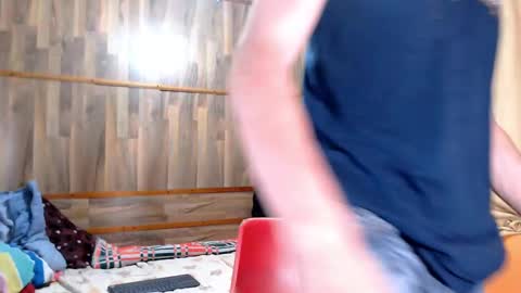 Snapshot of powertwinky chatting on October 4, 2025, 5:16 am chris independent  online show from October 4, 2025, 5:16 am