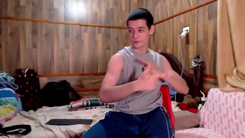 Snapshot of powertwinky chatting on October 8, 2025, 1:14 am chris independent  online show from October 8, 2025, 1:14 am