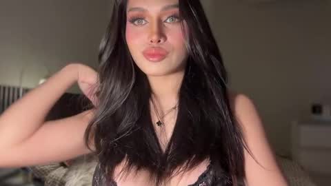 Snapshot of precious_amber69 chatting on March 7, 2025, 12:04 am Oh my Amber online show from March 7, 2025, 12:04 am