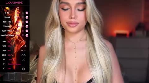 Snapshot of precious_amber69 chatting on October 17, 2025, 12:52 pm Oh my Amber online show from October 17, 2025, 12:52 pm