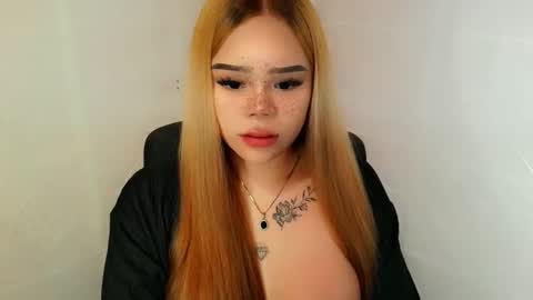 MAXXINE online show from November 23, 2025, 4:23 am