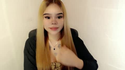 MAXXINE online show from December 14, 2025, 2:50 am