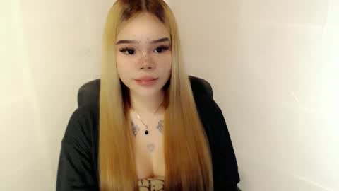 MAXXINE online show from December 17, 2025, 4:29 am