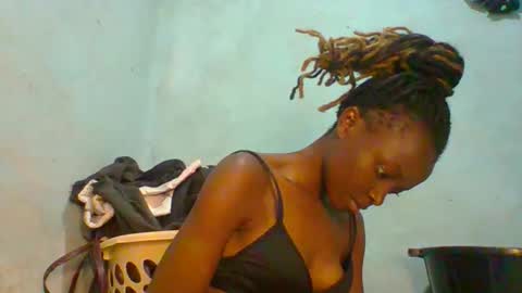 lynn online show from February 1, 2026, 7:01 pm