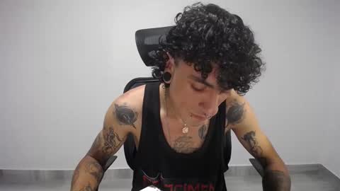 Plux online show from February 26, 2025, 2:15 am