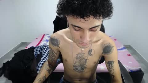 Plux online show from October 30, 2025, 6:41 pm