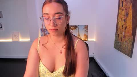 Snapshot of press_anykey chatting on December 18, 2025, 12:11 pm Camila online show from December 18, 2025, 12:11 pm