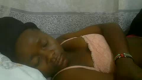 abella online show from October 10, 2025, 4:44 am