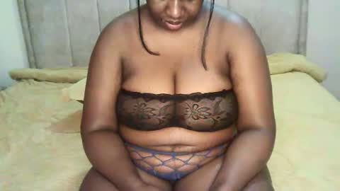 Snapshot of pretty_bums chatting on September 28, 2025, 2:06 am chichi online show from September 28, 2025, 2:06 am