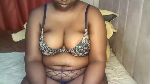 Snapshot of pretty_bums chatting on October 16, 2025, 4:30 pm chichi online show from October 16, 2025, 4:30 pm