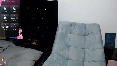 pretty_cristal22 online show from November 7, 2025, 12:16 pm