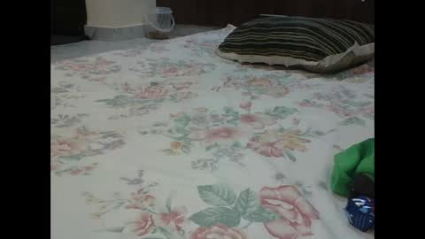 pretty_darya online show from October 23, 2025, 6:39 pm