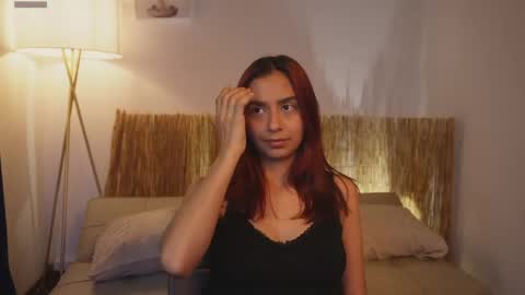 pretty_goddess online show from April 16, 2026, 9:39 pm