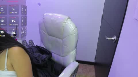 Snapshot of pretty_johnson_ chatting on March 12, 2026, 11:38 am pretty online show from March 12, 2026, 11:38 am