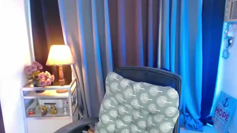 Snapshot of pretty_kimxxx chatting on October 29, 2025, 2:14 am Kim online show from October 29, 2025, 2:14 am