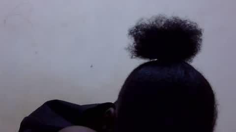 pretty_leila1 online show from April 9, 2026, 7:03 am